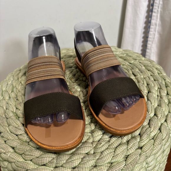 Sorel Ella II Two Strap Sandal Green/Tan Sporty Elastic Strap Flat Sandals NWOB - Picture 9 of 15